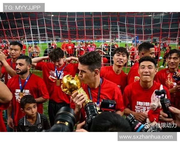 中超精彩对决曼联3-0战胜巴萨点球大战点燃全场热情与转会传闻