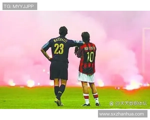 国王杯激战:AC米兰与曼联平局红牌争议引发全场热议 国王杯激战:AC米兰与曼联平局红牌争议引发全场热议